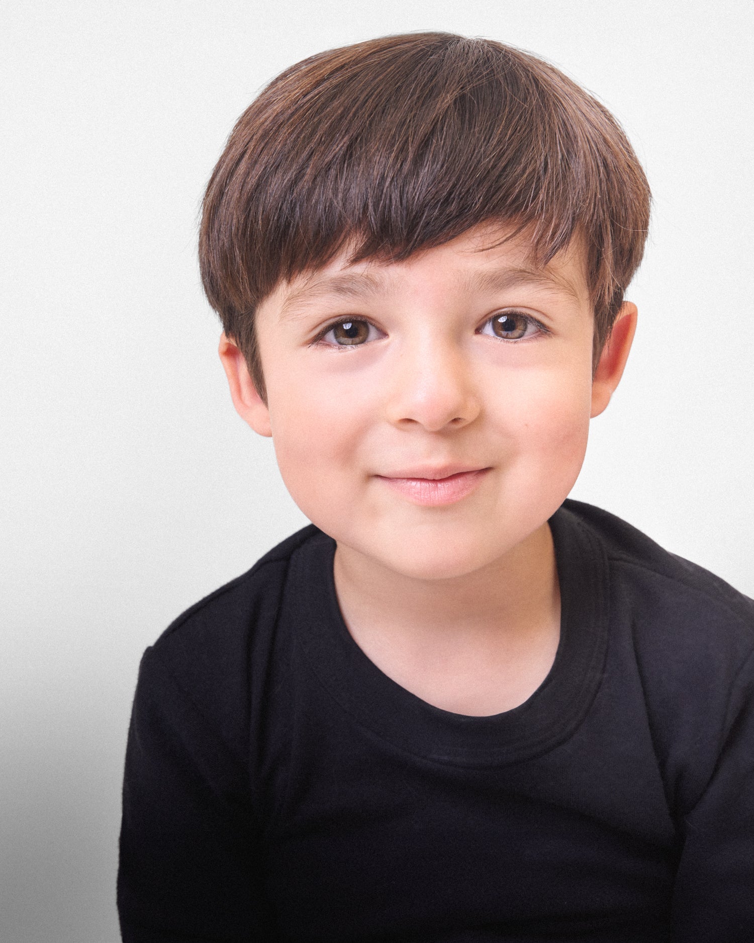 Sesión fotográfica mamá e hija/o, en estudio fotográfico