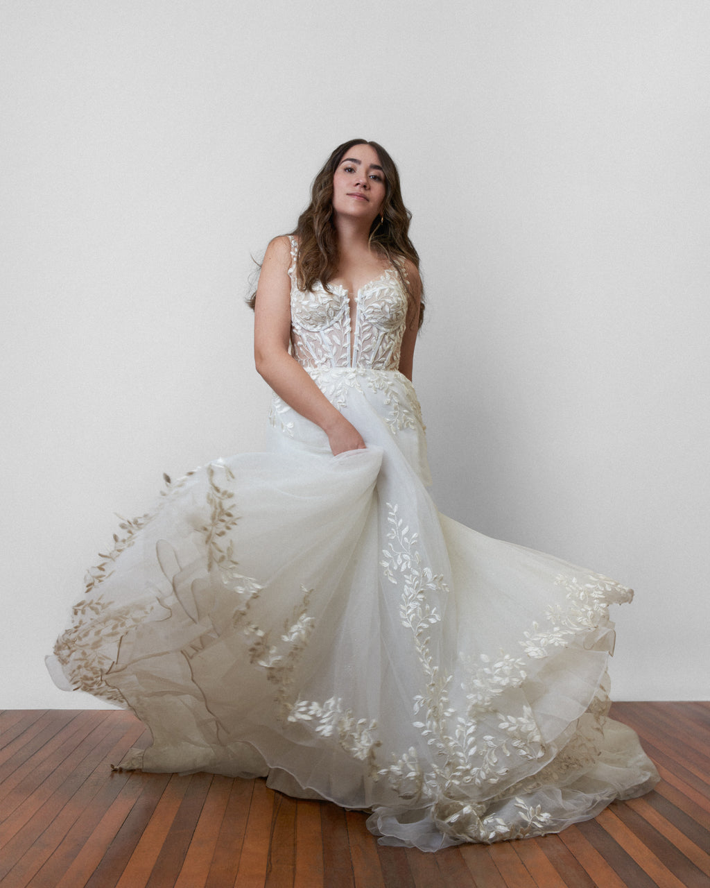 SESIÓN FOTOGRÁFICA POST-BODA / TRASH THE DRESS, EN ESTUDIO